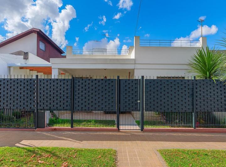 Casa · 75m² · 4 Ambientes · 2 Cocheras