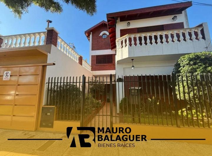 Casa · 315m² · 5 Ambientes · 2 Cocheras
