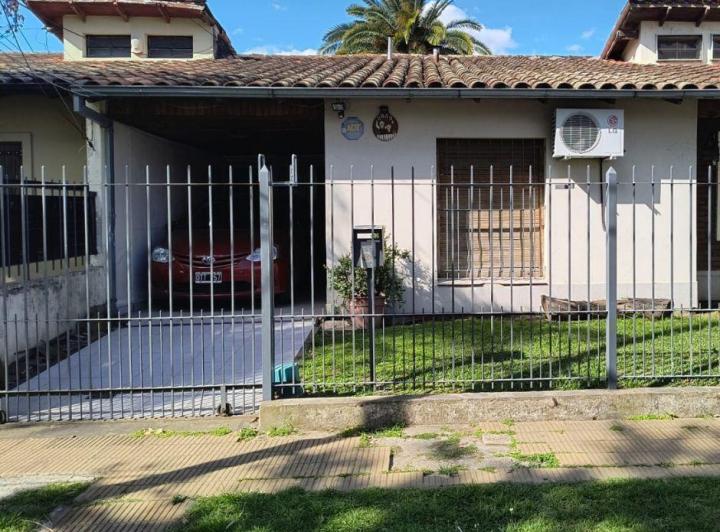 Casa · 1m² · 5 Ambientes