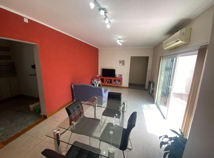Casa · 220m² · 7 Ambientes