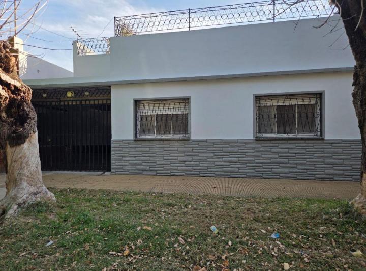 Casa · 100m² · 3 Ambientes · 1 Cochera