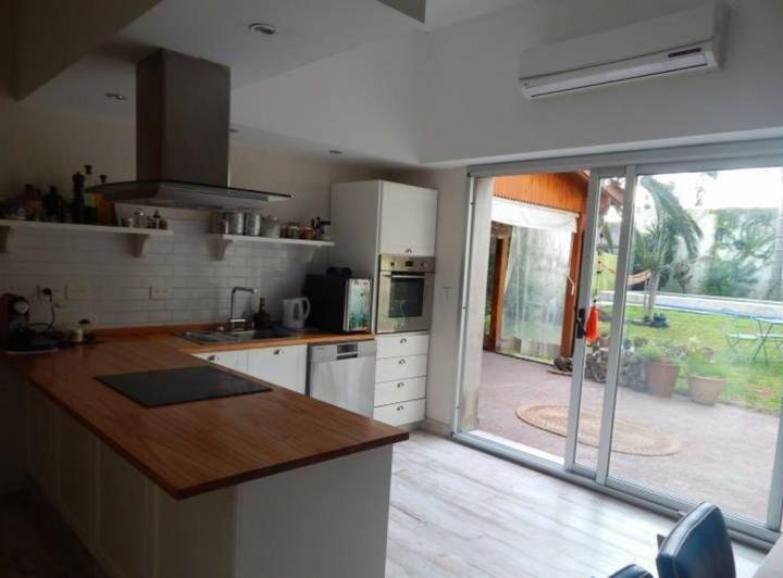 Casa · 270m² · 5 Ambientes · 1 Cochera