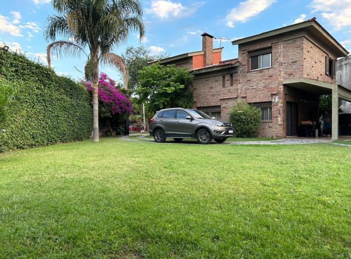 Casa · 753m² · 5 Ambientes · 1 Cochera