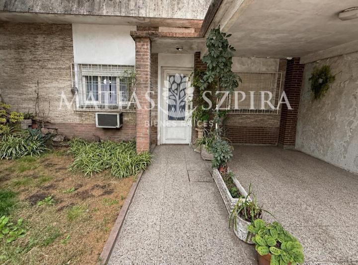 Casa · 180m² · 6 Ambientes · 1 Cochera