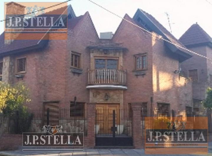 Casa · 550m² · 6 Ambientes · 2 Cocheras