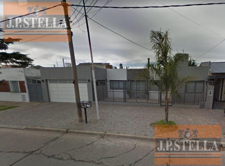 Casa · 350m² · 5 Ambientes · 2 Cocheras