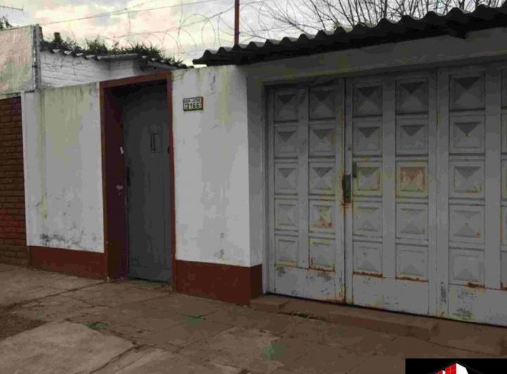 Casa · 210m² · 2 Ambientes · 1 Cochera