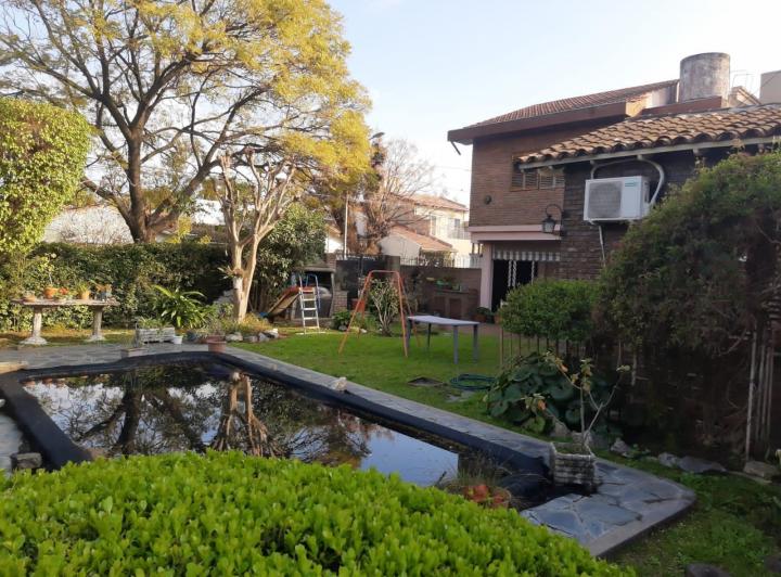 Casa · 160m² · 5 Ambientes · 1 Cochera