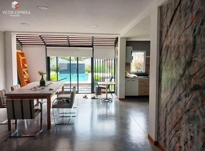 Casa · 100m² · 2 Ambientes · 1 Cochera
