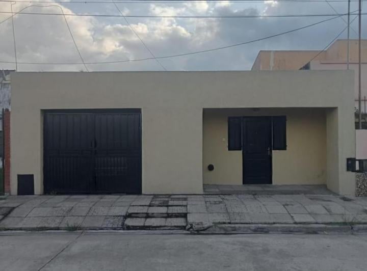 Casa · 142m² · 3 Ambientes · 1 Cochera