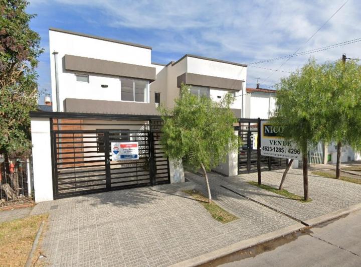 Casa · 115m² · 4 Ambientes · 1 Cochera