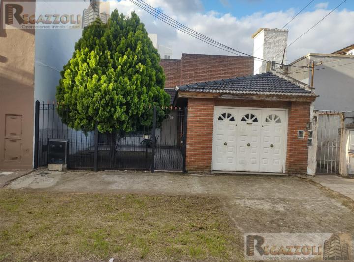 Casa · 140m² · 3 Ambientes · 1 Cochera