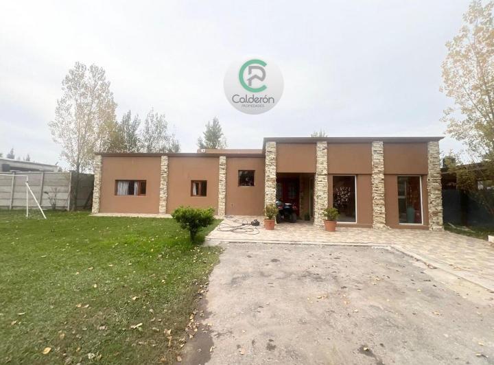 Casa · 220m² · 4 Ambientes