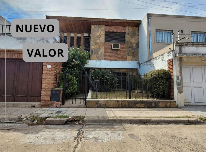 Casa · 228m² · 4 Ambientes · 1 Cochera