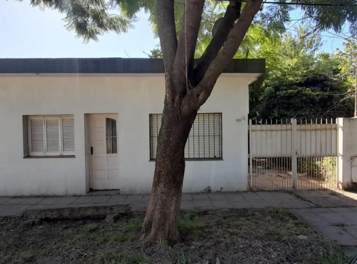 Casa · 140m² · 5 Dormitorios · 2 Cocheras
