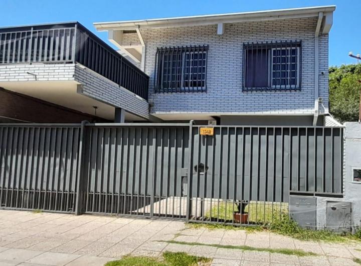 Casa · 205m² · 6 Ambientes · 1 Cochera