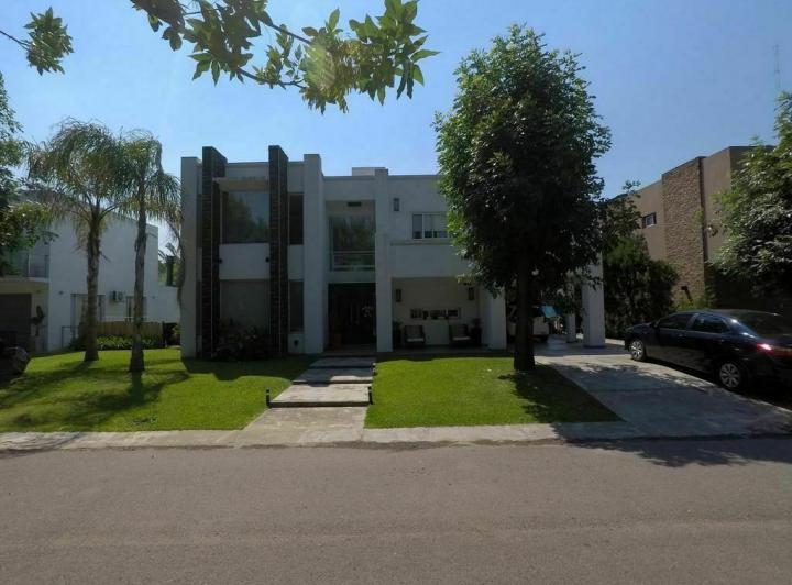 Casa · 260m² · 7 Ambientes