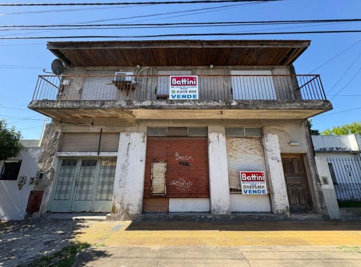Casa · 342m² · 4 Ambientes · 1 Cochera