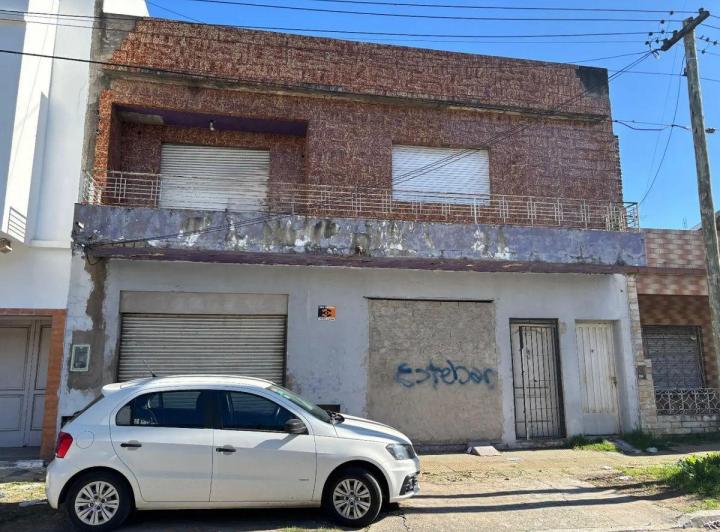 Casa · 180m² · 3 Ambientes · 1 Cochera