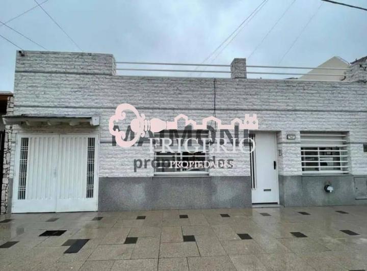 Casa · 117m² · 5 Ambientes · 1 Cochera