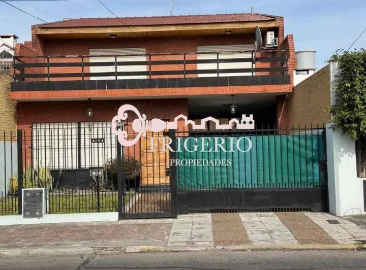 Casa · 170m² · 3 Ambientes · 1 Cochera