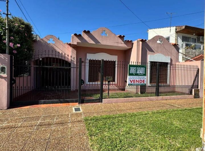 Casa · 110m² · 3 Ambientes · 2 Cocheras