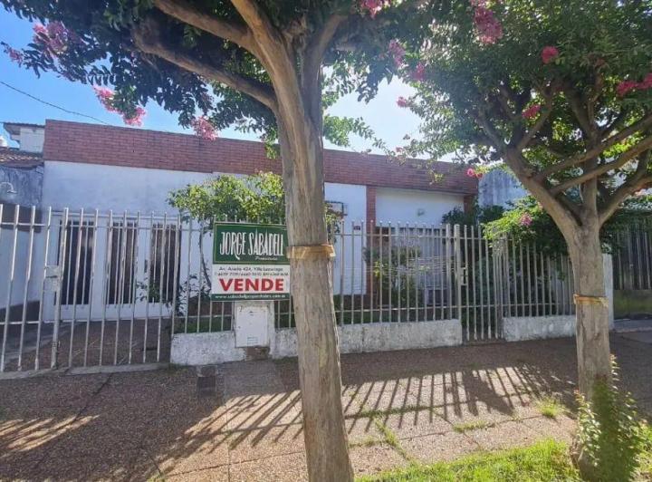 Casa · 100m² · 3 Ambientes · 2 Cocheras