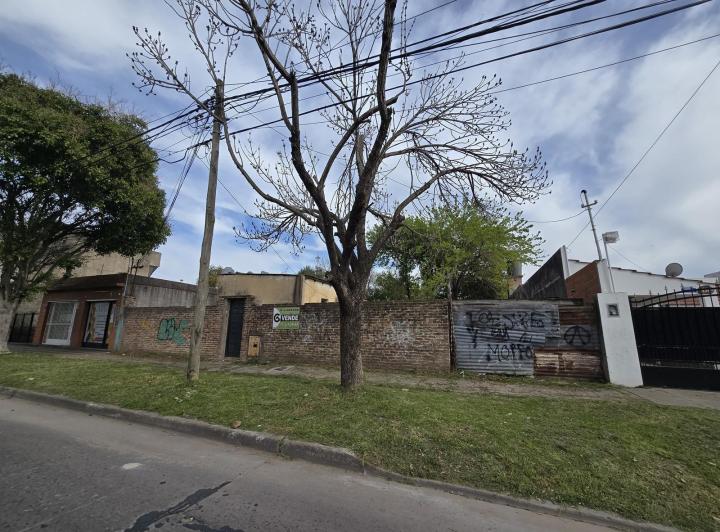 Casa · 661m² · 3 Ambientes · 1 Cochera