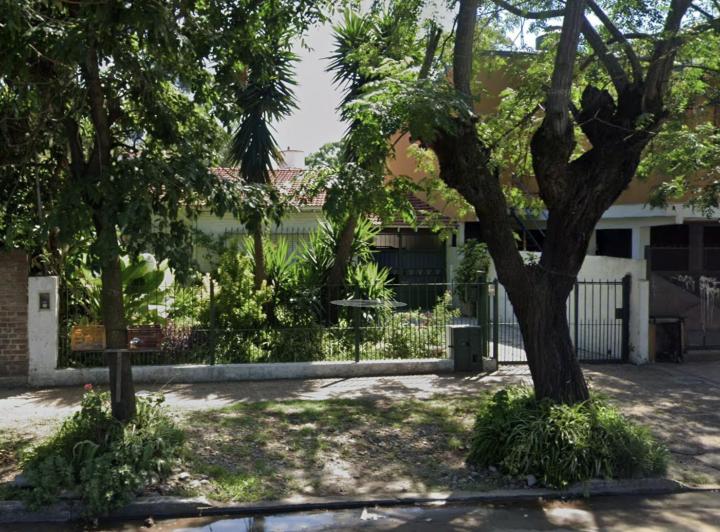 Casa · 500m² · 4 Ambientes · 3 Cocheras