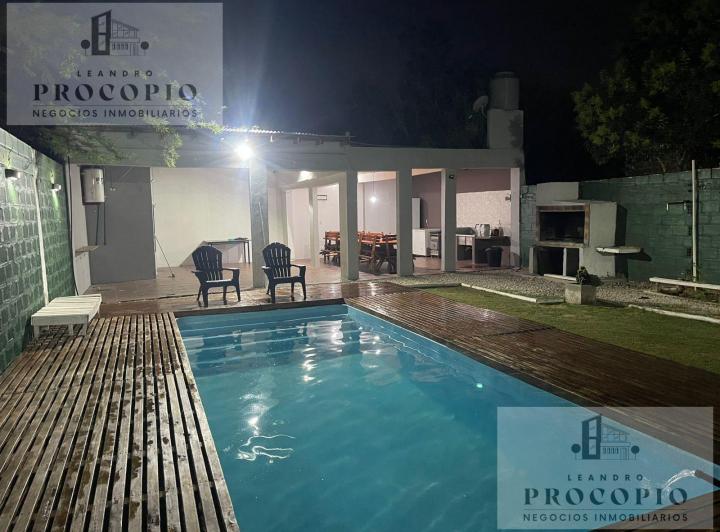 Casa · 280m² · 7 Ambientes · 4 Cocheras