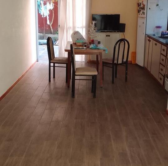 Casa · 180m² · 5 Ambientes