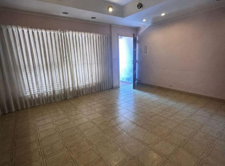 Casa · 150m² · 6 Ambientes · 2 Cocheras