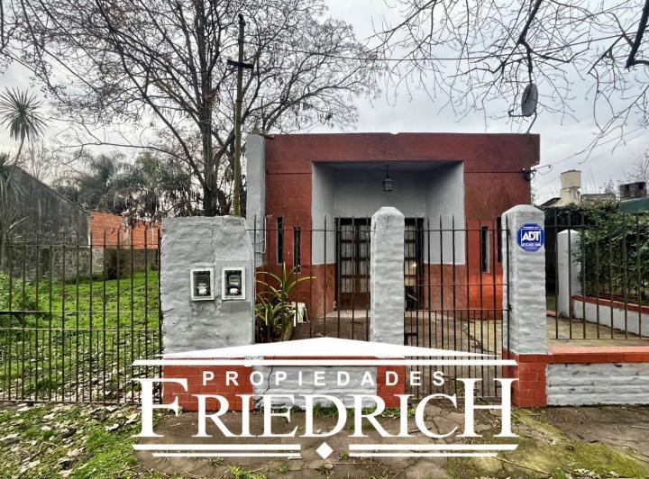 Casa · 250m² · 3 Ambientes · 1 Cochera