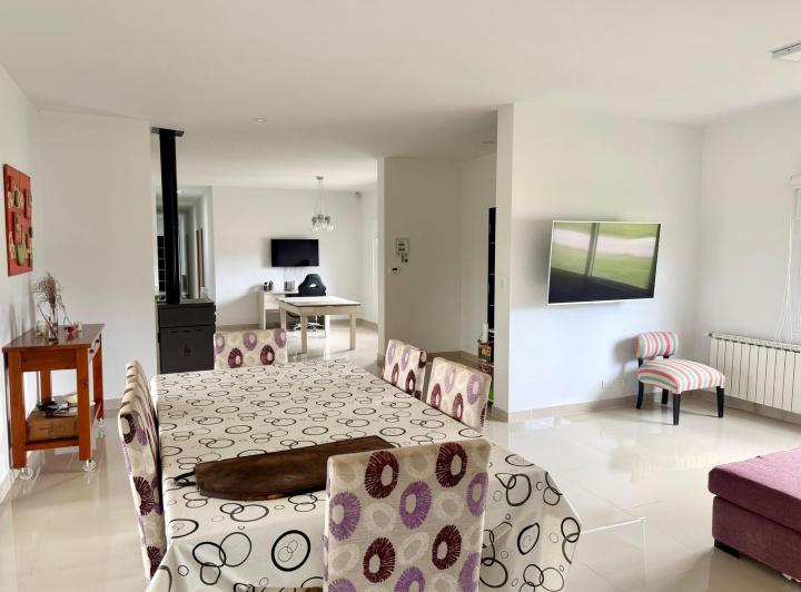 Casa · 236m² · 5 Ambientes · 2 Cocheras