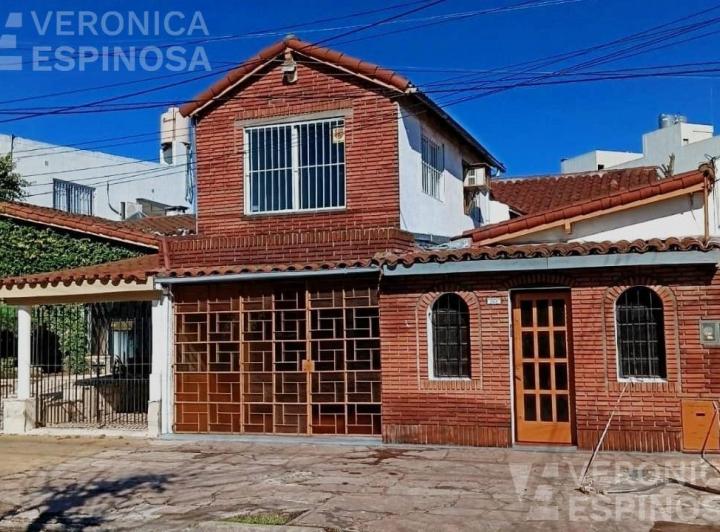 Casa · 270m² · 4 Ambientes · 1 Cochera