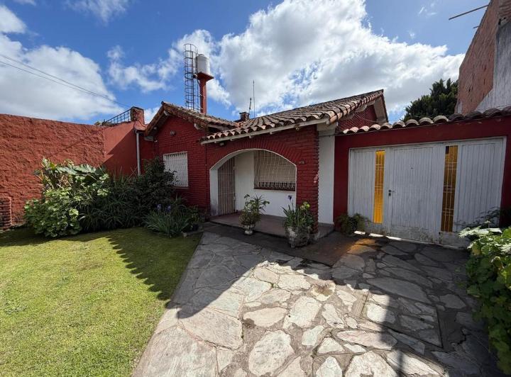 Casa · 73m² · 3 Ambientes · 3 Cocheras