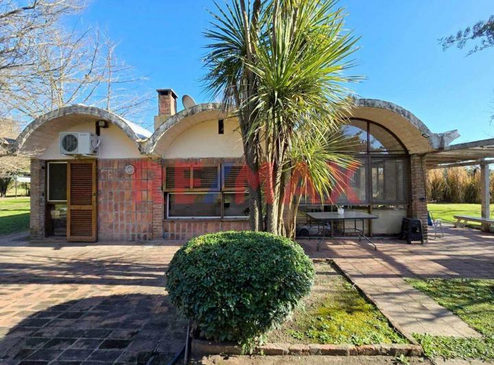 Casa · 80m² · 3 Ambientes · 2 Cocheras