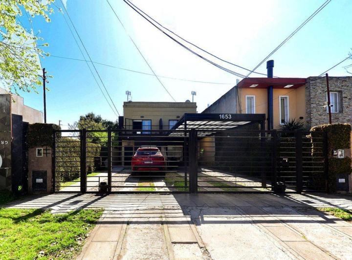 Casa · 129m² · 3 Ambientes · 2 Cocheras