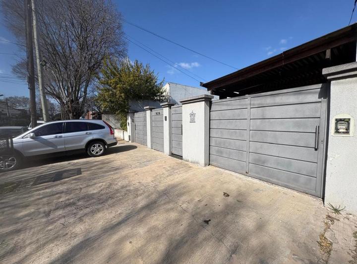 Casa · 170m² · 5 Ambientes · 4 Cocheras
