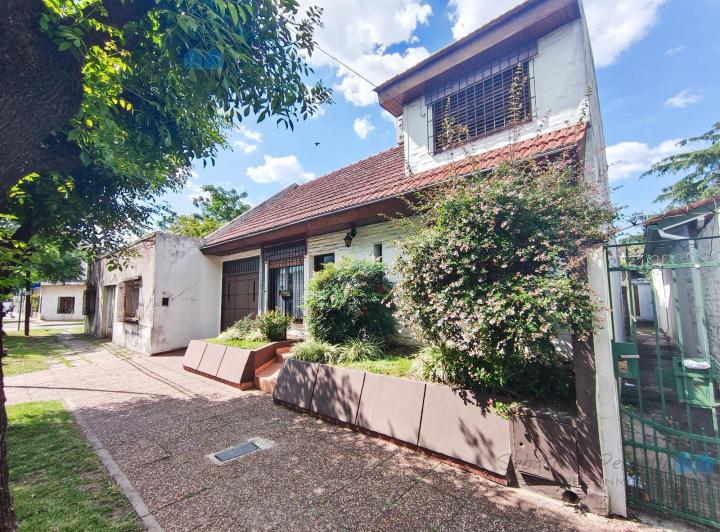 Casa · 170m² · 4 Ambientes · 2 Cocheras