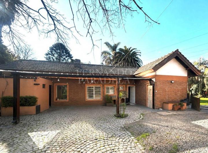 Casa · 150m² · 4 Ambientes · 3 Cocheras