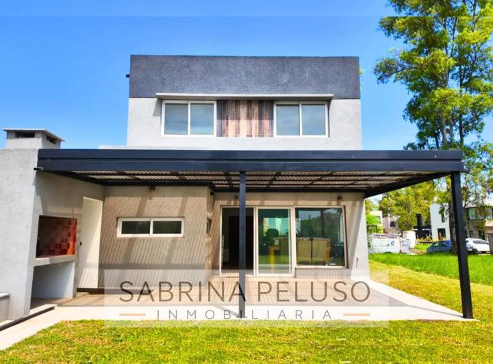Casa · 135m² · 4 Ambientes · 1 Cochera