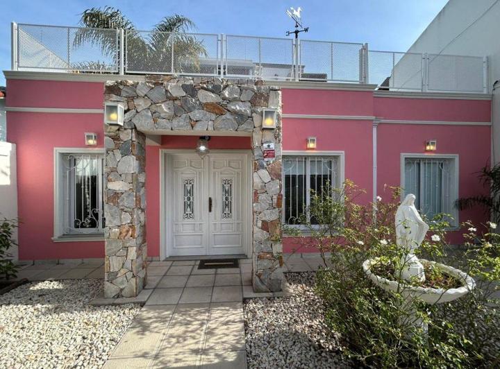 Casa · 100m² · 4 Ambientes · 1 Cochera