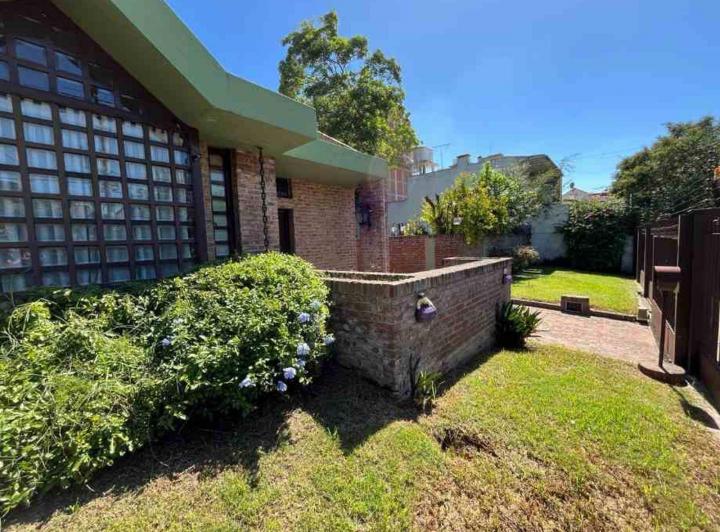 Casa · 322m² · 7 Ambientes