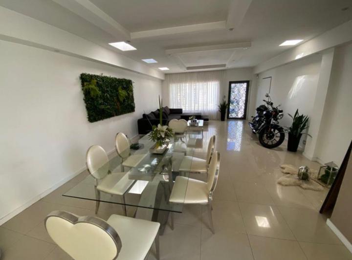 Casa · 170m² · 4 Ambientes