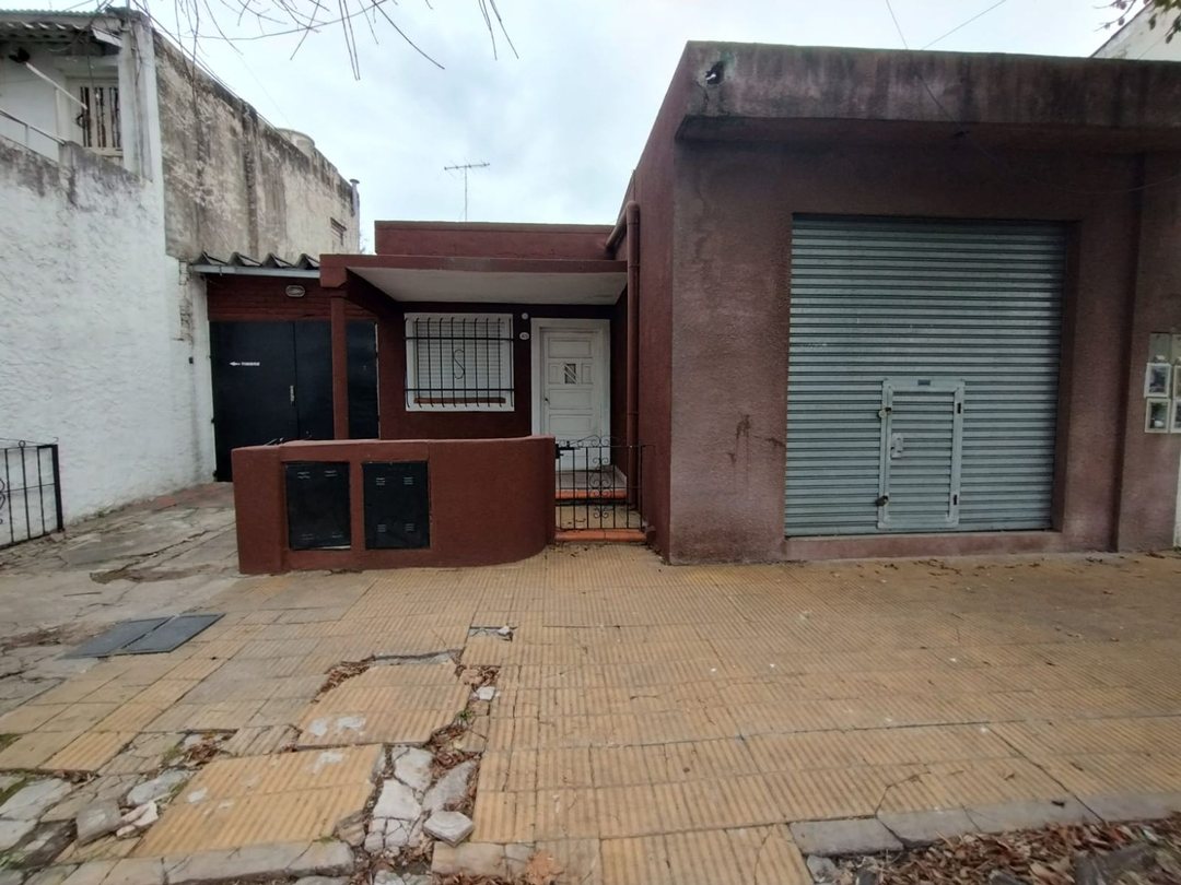 Venta Moron Propiedad lista para vivir mas Local