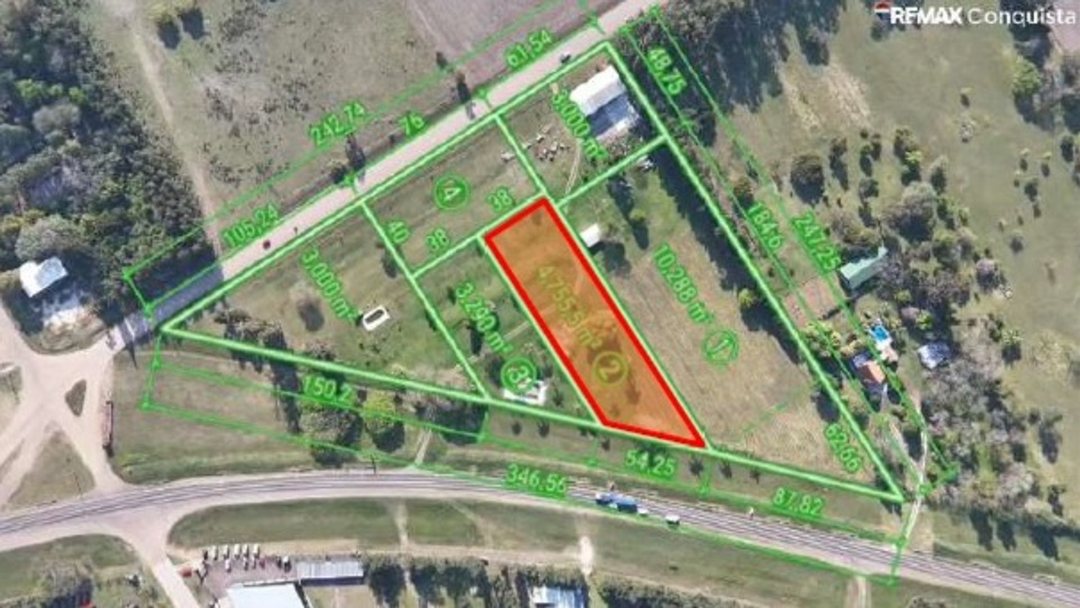 SE VENDE AMPLIO TERRENO EN AVELLANEDA S/ RUTA 11.
