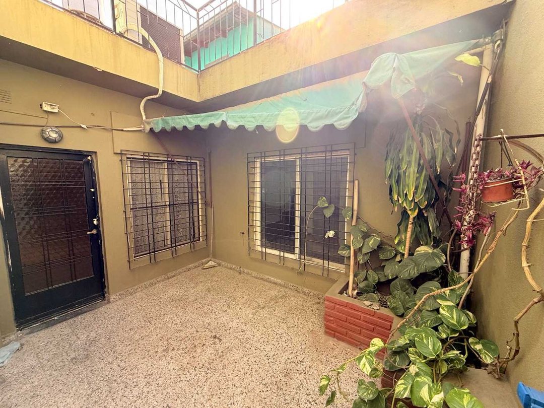 Venta PH 2 ambientes patio terraza caseros