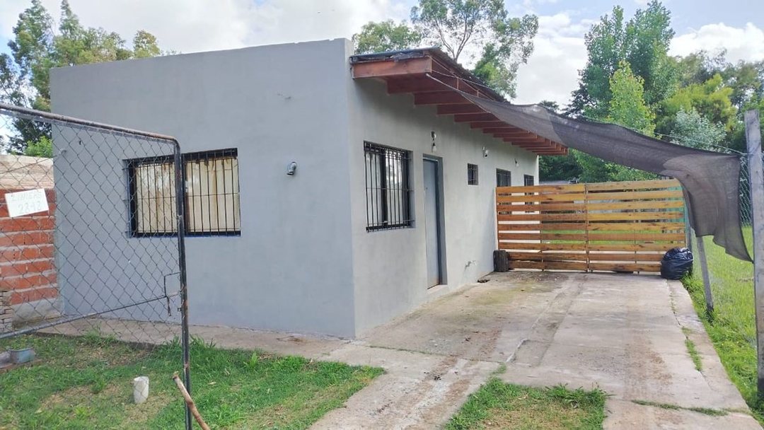 VENTA CASA 3 AMBIENTES-ALEJANDRO KORN-CON COCHERA