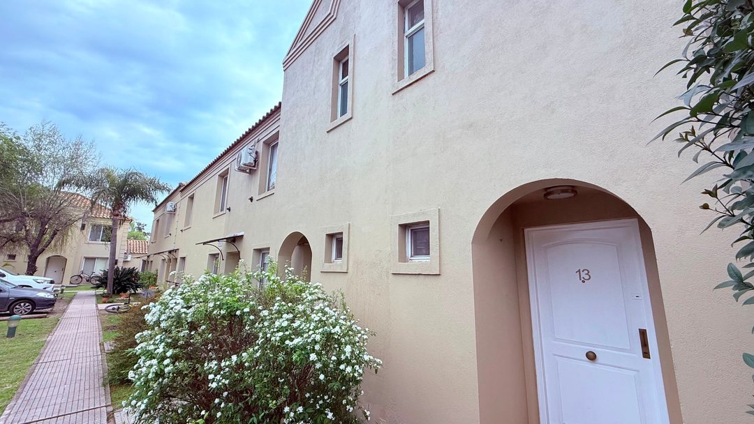 DUPLEX 4 AMB. COCHERA JARDIN PILETA GREEN PARK 3
